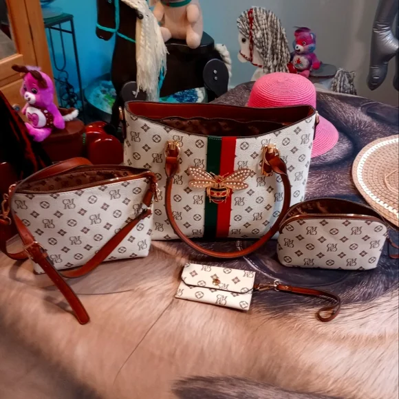 NWOT CM 4 piece set handbag - Picture 1 of 9